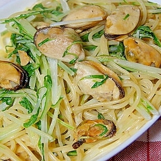 ムール貝、水菜のクリーミィ—スパゲティ